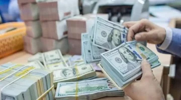 تحرك جديد بالبنوك.. سعر صرف الدولار الأمريكي يسجل مستويات غير مسبوقة بمنتصف تعاملات اليوم